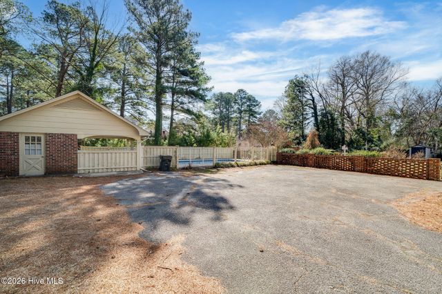 512 E Hill Street, Warsaw, NC 28398