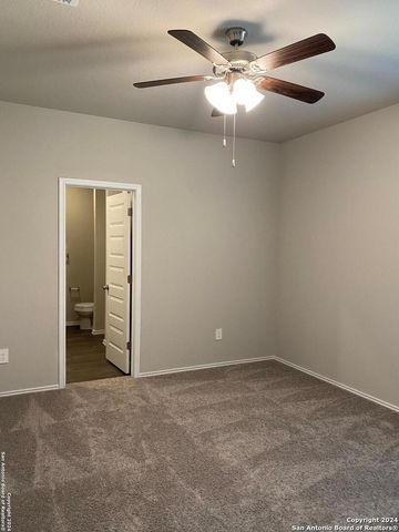 1235 Whitneyway Ln, New Braunfels, TX 78130