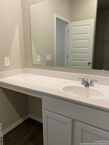 1235 Whitneyway Ln, New Braunfels, TX 78130
