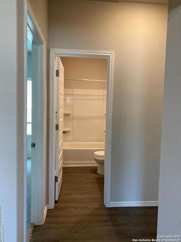1235 Whitneyway Ln, New Braunfels, TX 78130