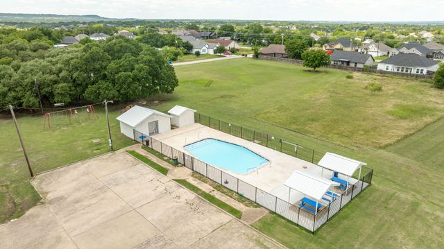 5003 Frio Drive, Granbury, TX 76048