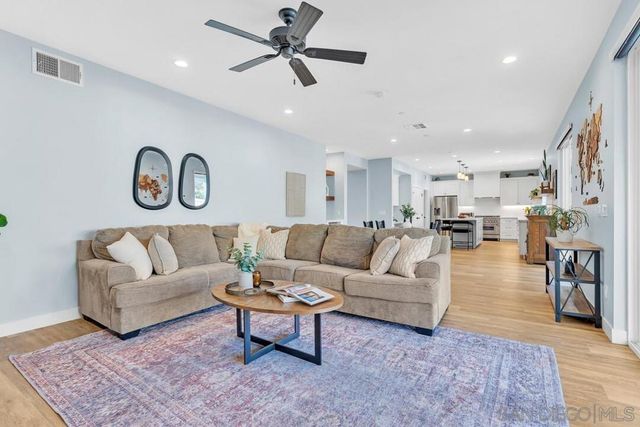 10224 Noble Way, Santee, CA 92071