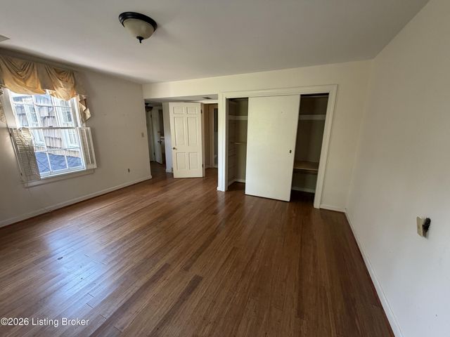 3939 Old Brownsboro Rd, Louisville, KY 40207