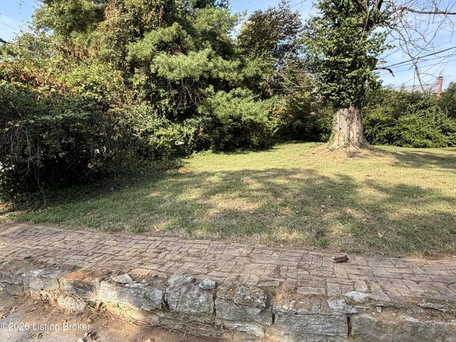 3939 Old Brownsboro Rd, Louisville, KY 40207