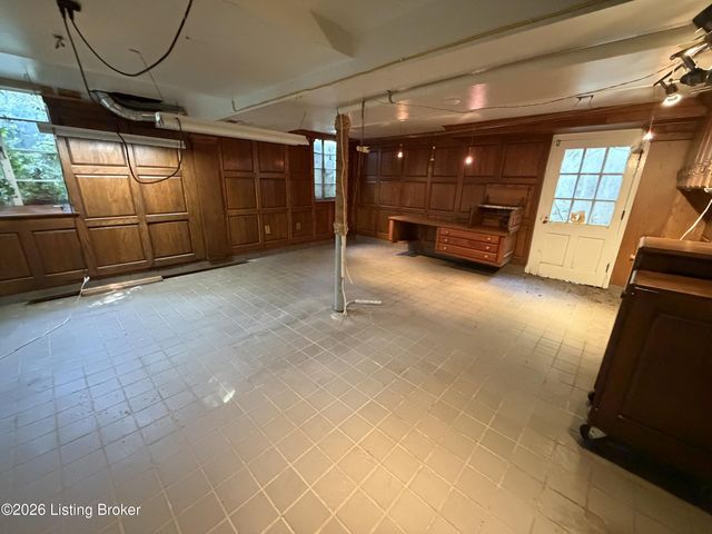 3939 Old Brownsboro Rd, Louisville, KY 40207