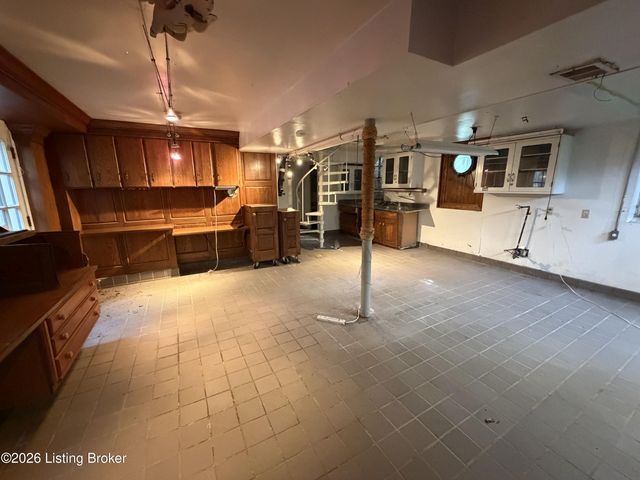 3939 Old Brownsboro Rd, Louisville, KY 40207