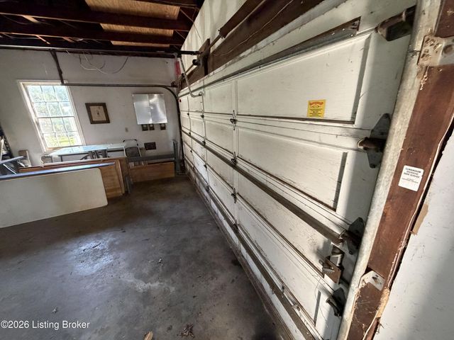 3939 Old Brownsboro Rd, Louisville, KY 40207