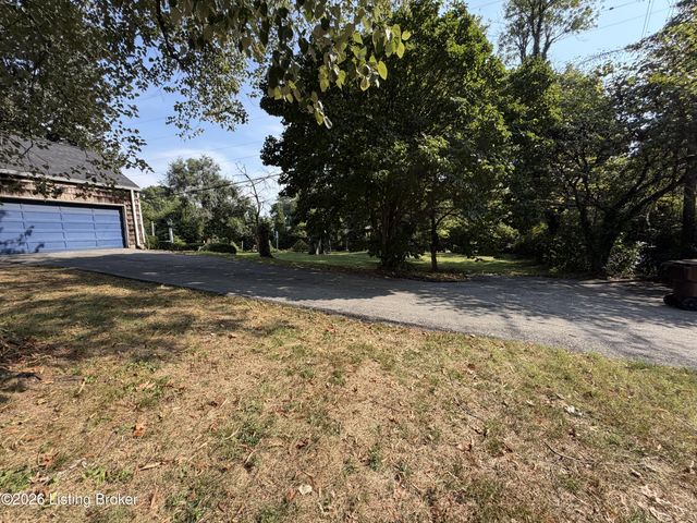 3939 Old Brownsboro Rd, Louisville, KY 40207