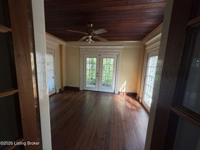 3939 Old Brownsboro Rd, Louisville, KY 40207