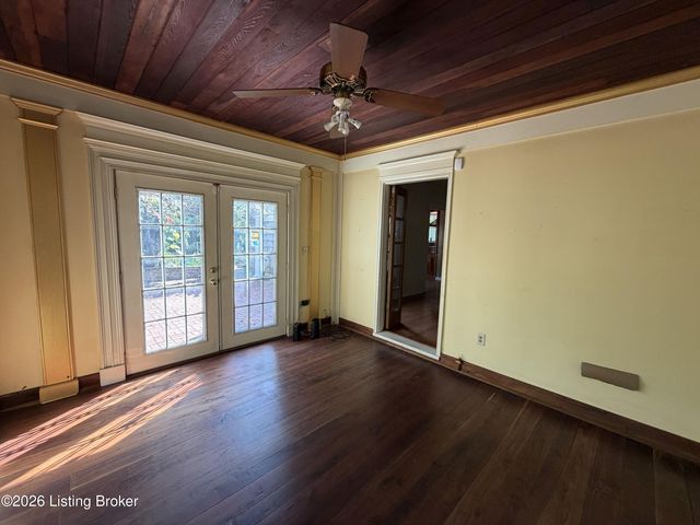 3939 Old Brownsboro Rd, Louisville, KY 40207
