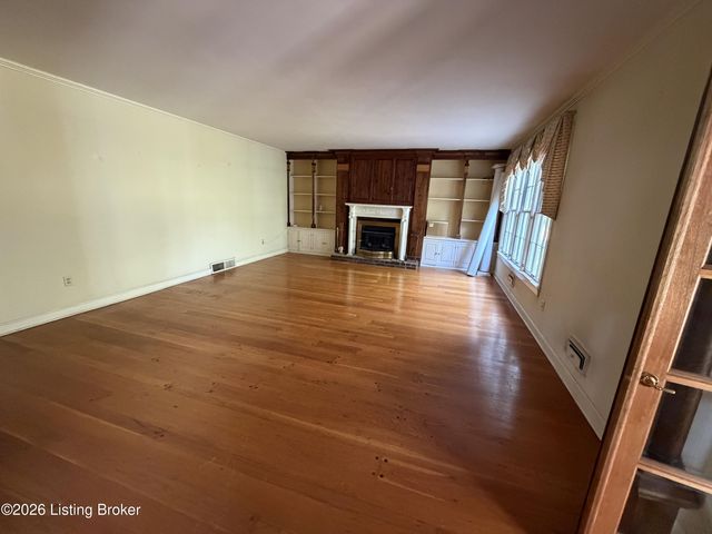 3939 Old Brownsboro Rd, Louisville, KY 40207