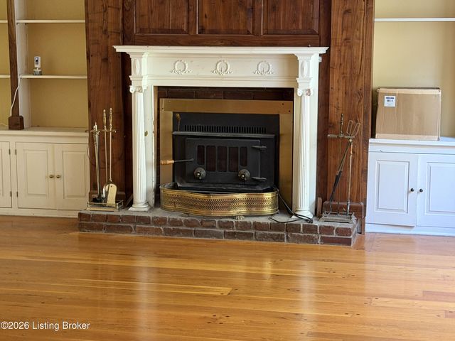 3939 Old Brownsboro Rd, Louisville, KY 40207