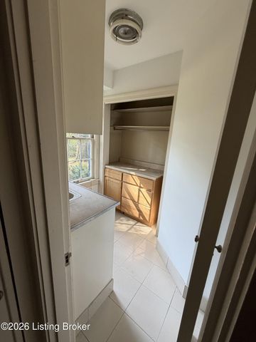 3939 Old Brownsboro Rd, Louisville, KY 40207