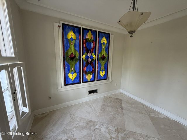 3939 Old Brownsboro Rd, Louisville, KY 40207