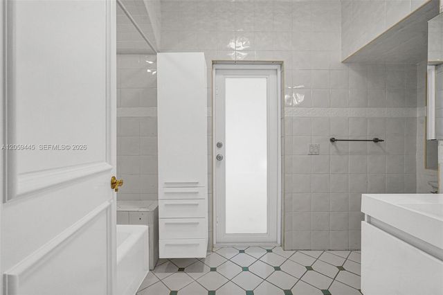 244 SW 28th Road 0, Miami, FL 33129
