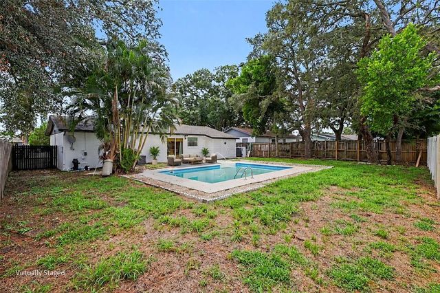 8253 GREENLEAF CIRCLE, Tampa, FL 33615