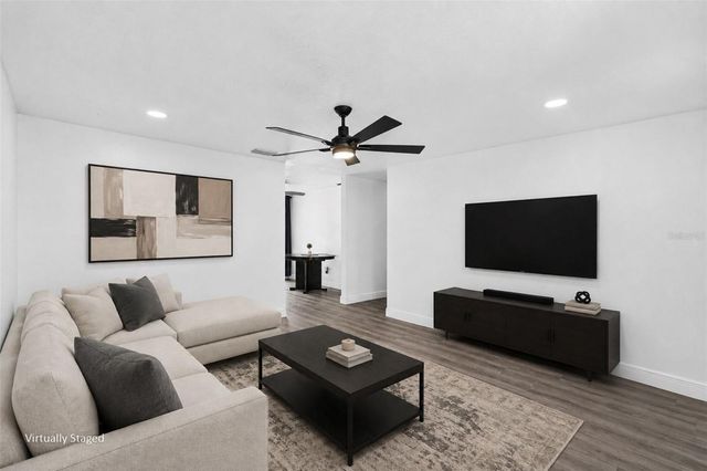 8253 GREENLEAF CIRCLE, Tampa, FL 33615