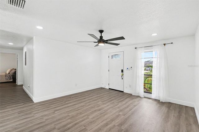 8253 GREENLEAF CIRCLE, Tampa, FL 33615