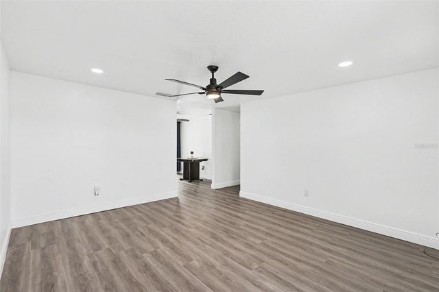 8253 GREENLEAF CIRCLE, Tampa, FL 33615