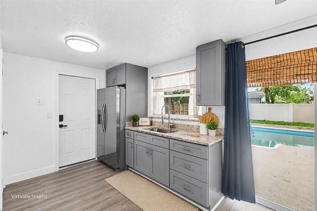 8253 GREENLEAF CIRCLE, Tampa, FL 33615