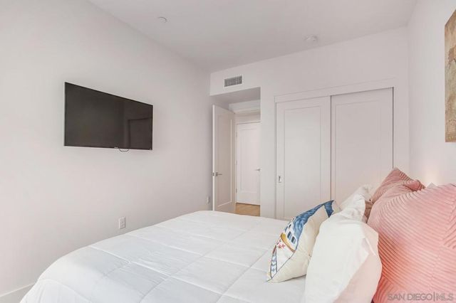 1055 32nd St 8, San Diego, CA 92102