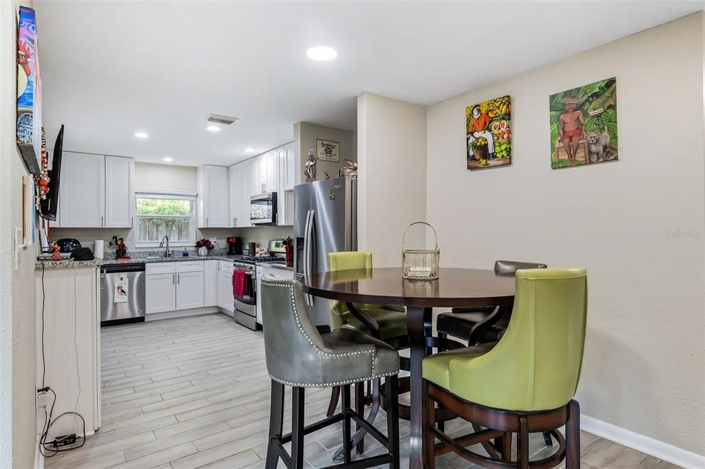 Image 4 of property listing at 1810 NEW HAMPSHIRE AVENUE NE, St Petersburg, FL 33703