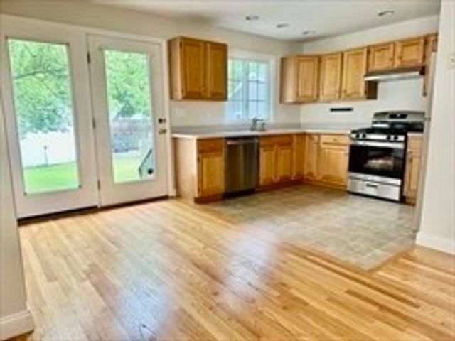 17 Myrtle St 1, Watertown, MA 02472