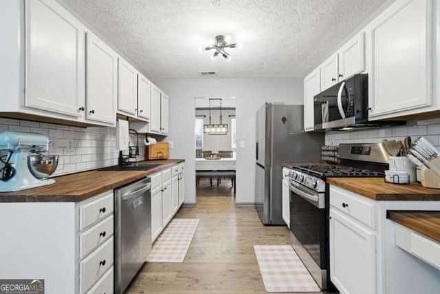 4974 Rockstone Way, Acworth, GA 30101