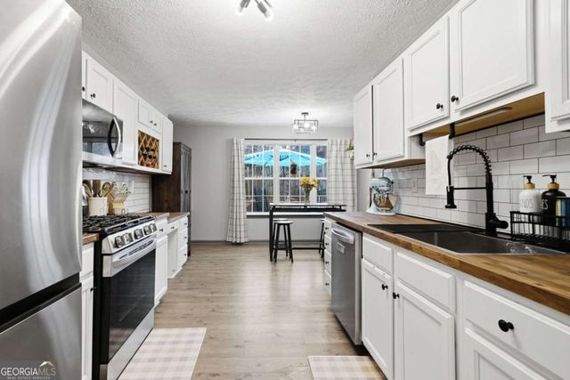 4974 Rockstone Way, Acworth, GA 30101