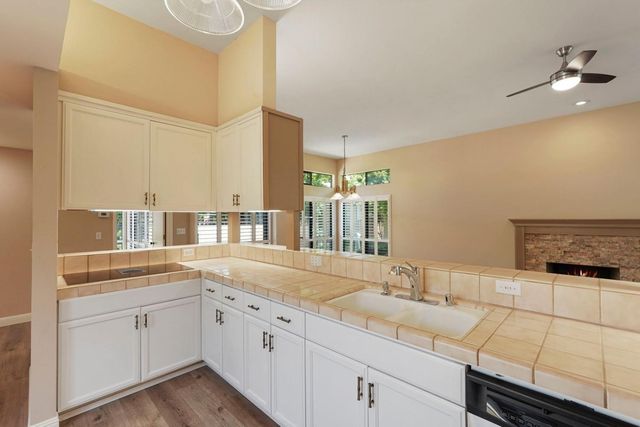 2427 Macarthur Pkwy, Lodi, CA 95242