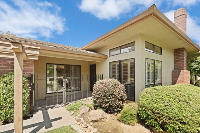 2427 Macarthur Pkwy, Lodi, CA 95242