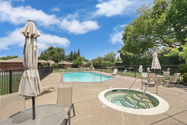 2427 Macarthur Pkwy, Lodi, CA 95242