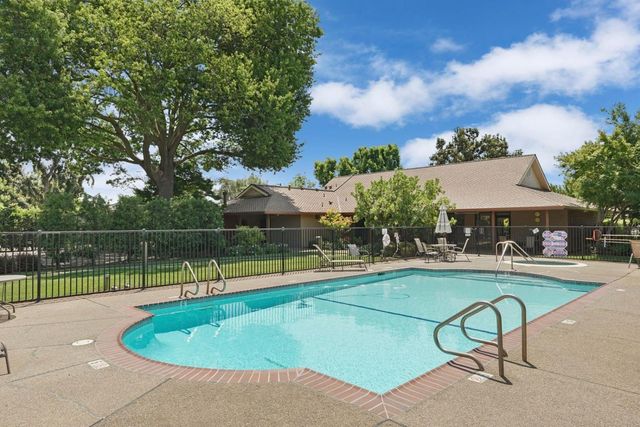 2427 Macarthur Pkwy, Lodi, CA 95242