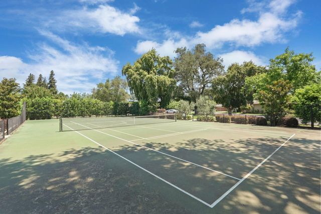 2427 Macarthur Pkwy, Lodi, CA 95242