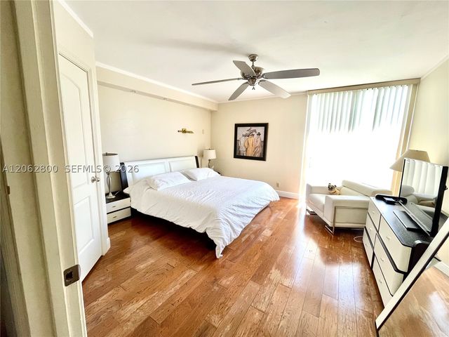 19707 Turnberry Way 10E, Aventura, FL 33180
