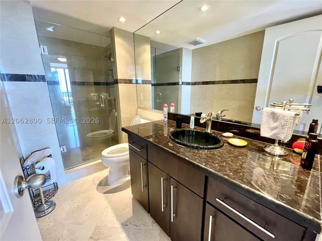 19707 Turnberry Way 10E, Aventura, FL 33180
