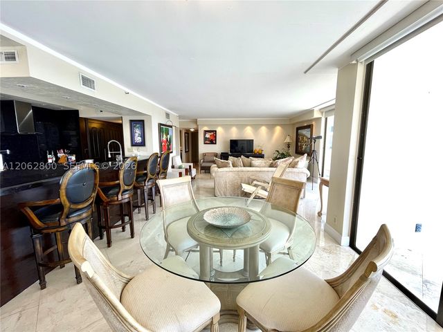 19707 Turnberry Way 10E, Aventura, FL 33180