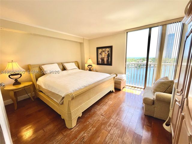 19707 Turnberry Way 10E, Aventura, FL 33180