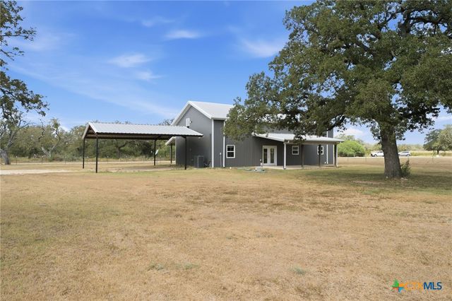 475 Cross Road, Kingsbury, TX 78638