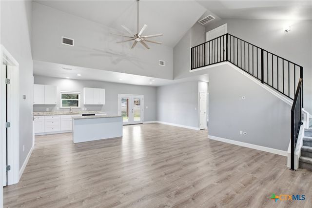 475 Cross Road, Kingsbury, TX 78638