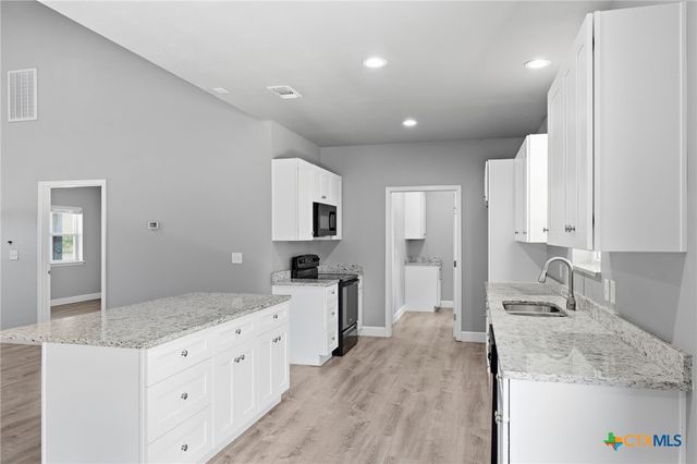 475 Cross Road, Kingsbury, TX 78638