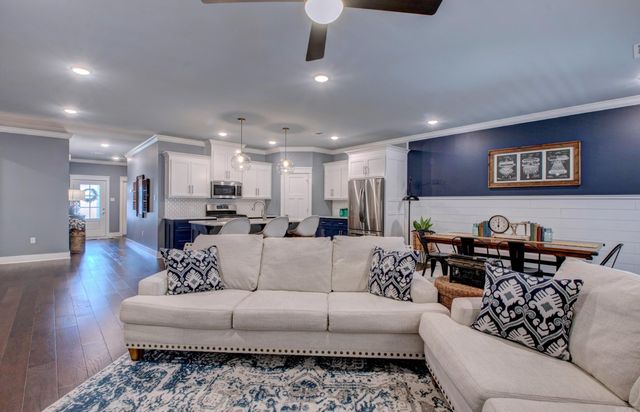 13 Hanna Loop, Maumelle, AR 72113