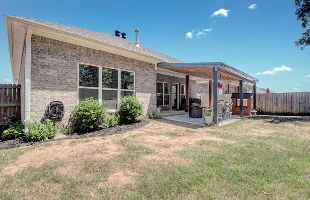 13 Hanna Loop, Maumelle, AR 72113