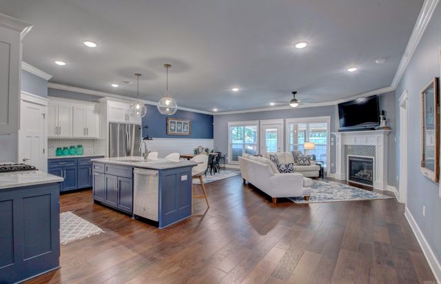 13 Hanna Loop, Maumelle, AR 72113
