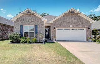 13 Hanna Loop, Maumelle, AR 72113