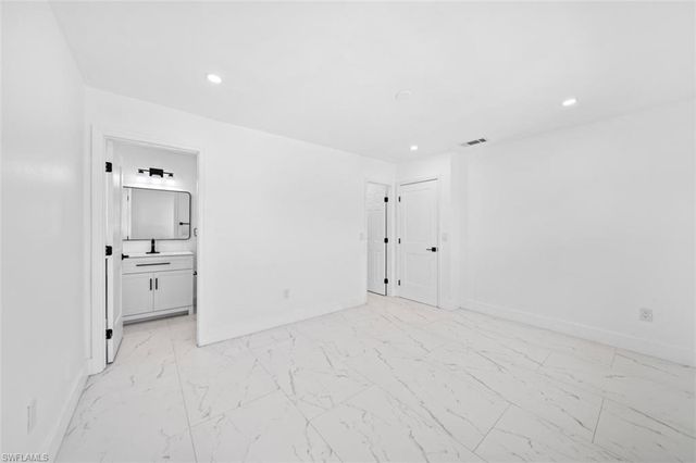 5551 Sunrise DR, Fort Myers, FL 33919