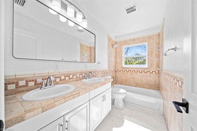 5551 Sunrise DR, Fort Myers, FL 33919