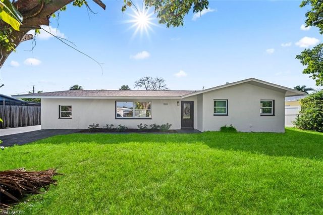 5551 Sunrise DR, Fort Myers, FL 33919