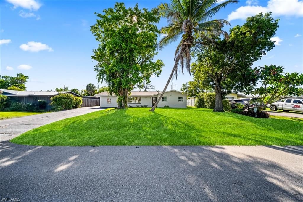 5551 Sunrise DR, Fort Myers, FL 33919