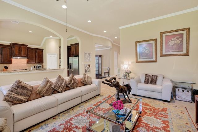 55 S Victoriana Circle, Spring, TX 77389
